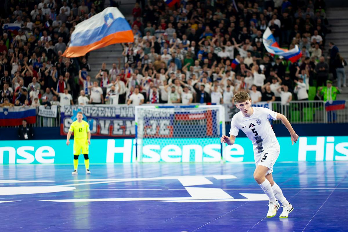 Slovenci so imeli glasno podporo s tribun. Foto: www.alesfevzer.com Slovenci so imeli glasno podporo s tribun. Foto: www.alesfevzer.com