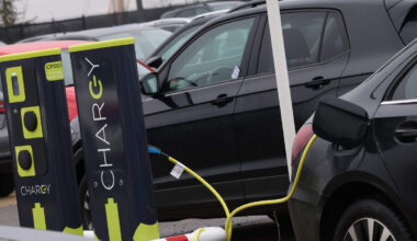 12,7 Prozent des luxemburgischen Fahrzeugbestands waren zu Beginn des Jahres elektrifiziert. Weit entfernt vom Ziel von 49 Prozent, zu dem sich Luxemburg bis 2030 verpflichtet hat.