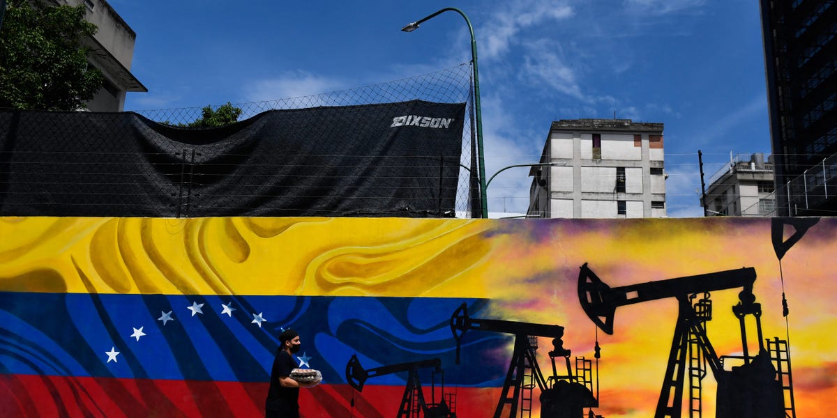 Oil Price Today: Crude Future Prices Fluctuate After Trump Venezuela Raid