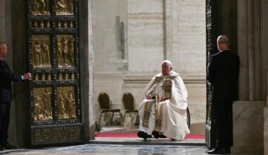 Final pilgrims cross Holy Door as Vatican claims Jubilee success with 33 million visitors | Nation and World