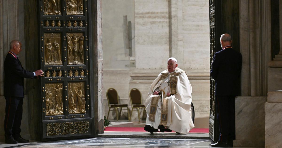 Final pilgrims cross Holy Door as Vatican claims Jubilee success with 33 million visitors | Region
