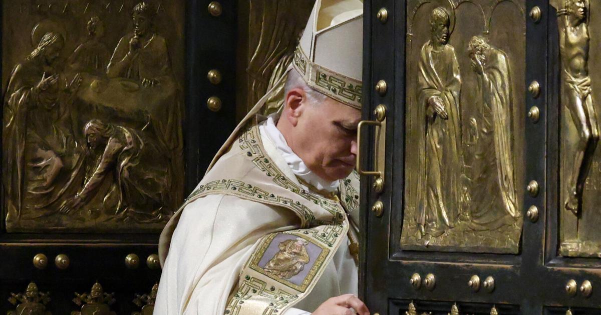 Pope Leo XIV closes 2025 Holy Year with critique of consumerism and xenophobia | Nation & World