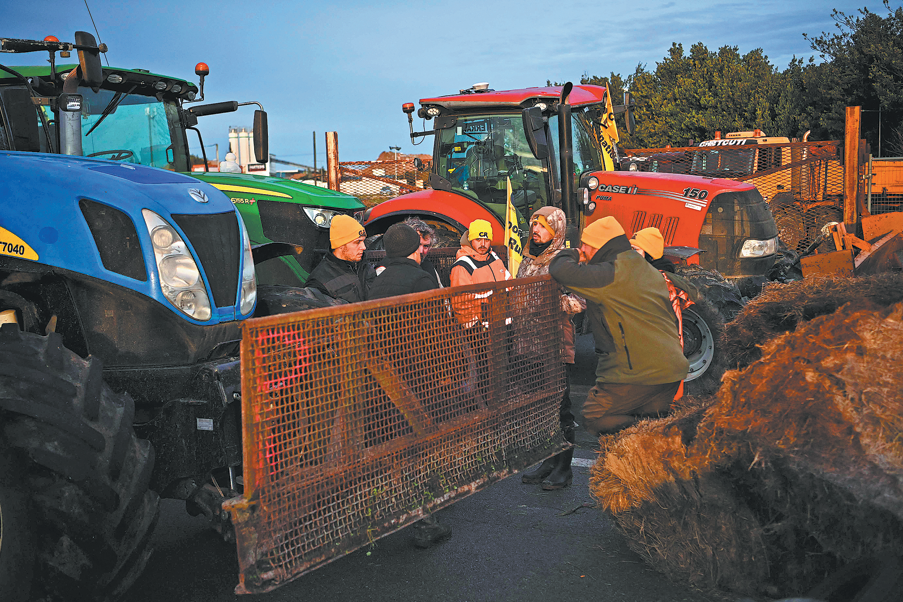 Europe's farmers march against EU's deal with South American trade bloc