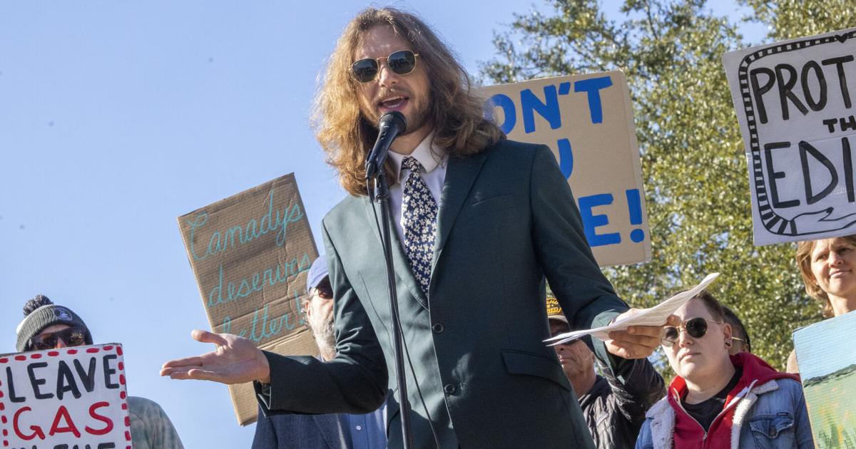 Environmental groups protest new gas plant on Edisto River