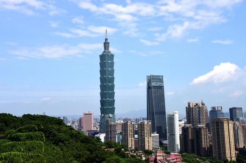 PLA monitors US naval vessels transiting the Taiwan Strait