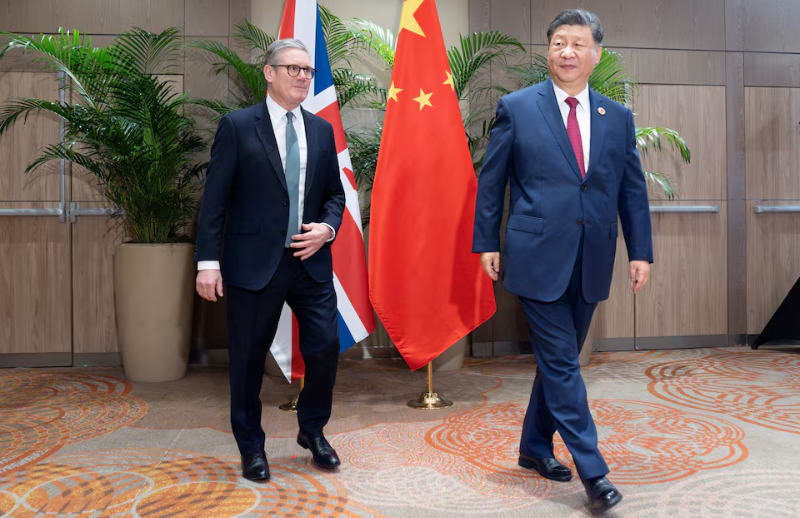 UK’s Starmer Heads to China to Repair Ties as He Navigates Tensions with the US