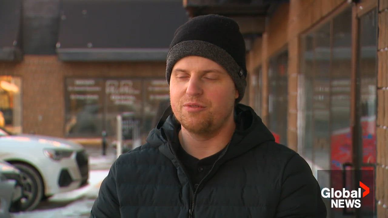 Click to play video: 'Edmonton paramedics exhausted amid long response times, fewer staff: ‘It’s heartbreaking’'