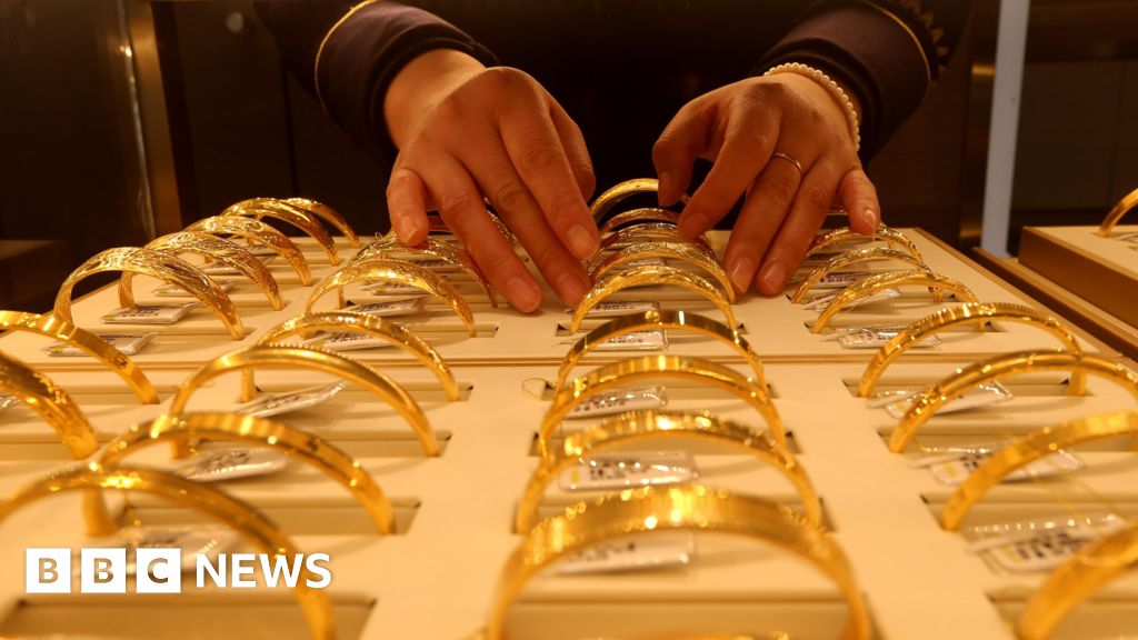 Gold price rises after US captures Venezuela's Maduro