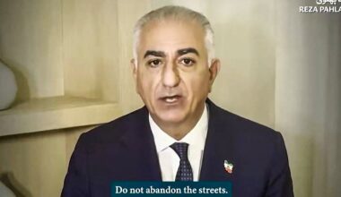 Šacho sūnus Pahlavi pasiuntė nuosaikesnę žinutę Irano protestų judėjimui