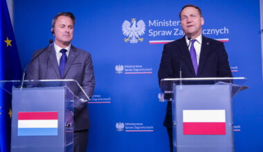 Polands Deputy Prime Minister and Foreign Minister Radosław Sikorski (right) and Luxembourgs Foreign Minister Xavier Bettel (left) attend a joint press conference in Warsaw, 30 January 2026.