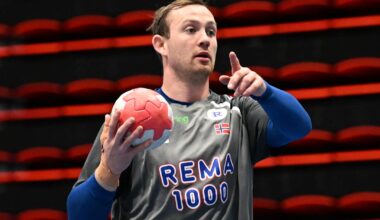 – Vi skal slå nedenfra