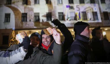 Bulgaria joins eurozone despite opposition – DW – 01/01/2026