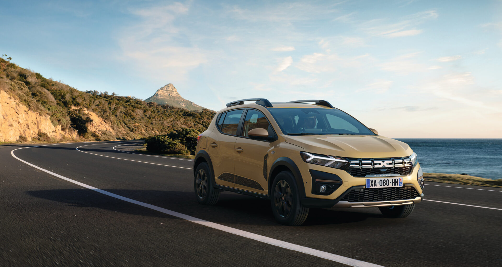 El Dacia Sandero cierra 2025 como el coche más vendido en España y Toyota como la marca más popular