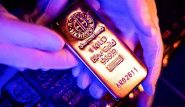 Thai gold traders with at least 10 billion baht in annual transactions must report to central bank