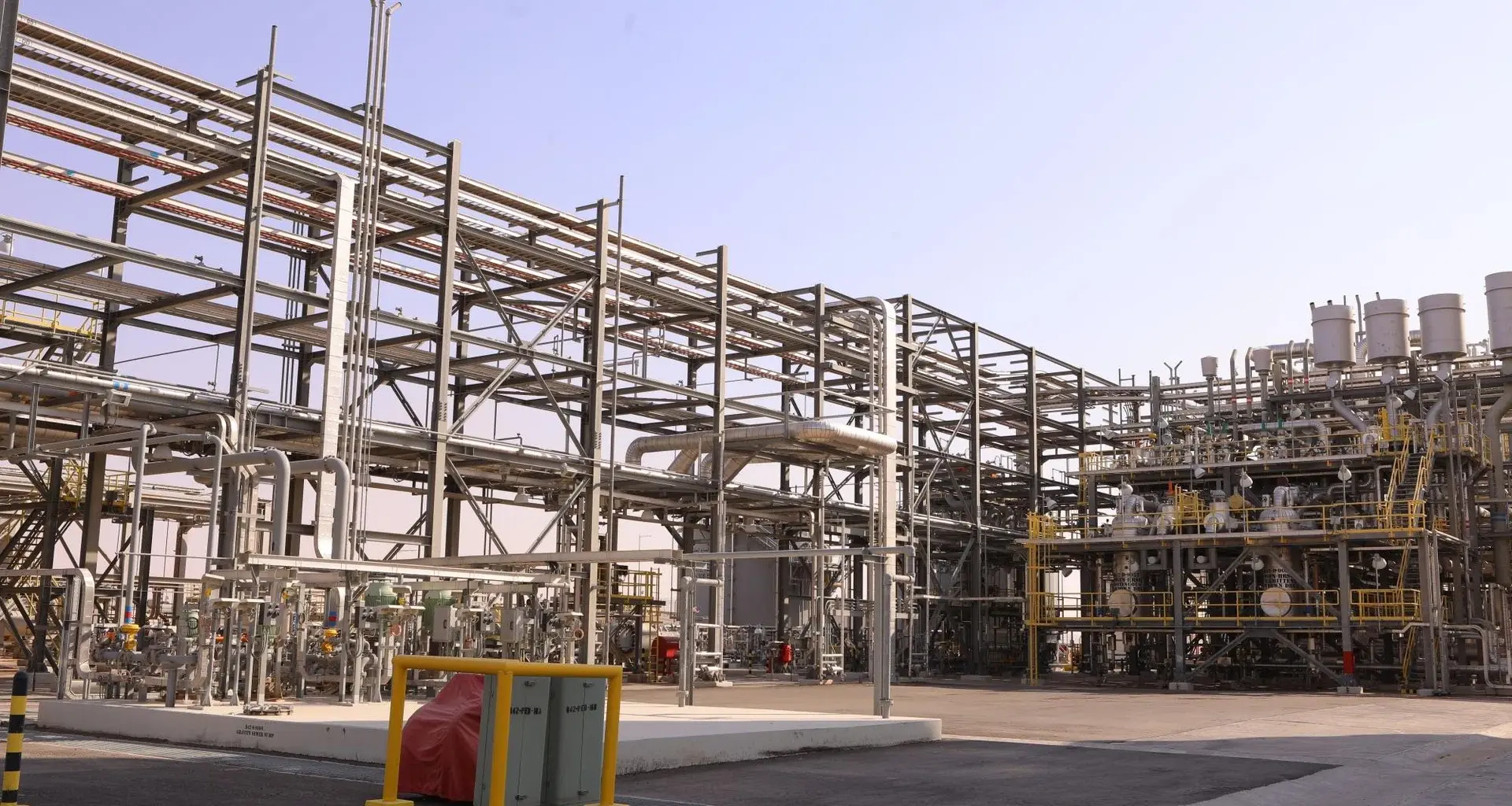 Saudi Arabia cuts flagship oil price to Asia for a third month