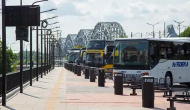 Latvia phases out bus services to Belarus without formal ban