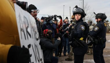 Vance uses new video to back agent