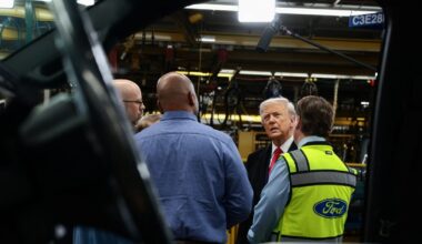 Trump flips off 'lunatic' heckler at Ford plant in Detroit