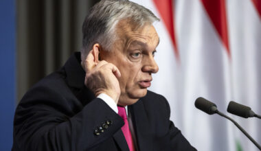 Bekérették a magyar nagykövetet Varsóban, miután Magyarország két lengyelnek menedékjogot adott