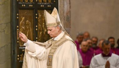 Le pape Léon XIV ferme la "Porte Sainte", marquant la fin de l'année de jubilé