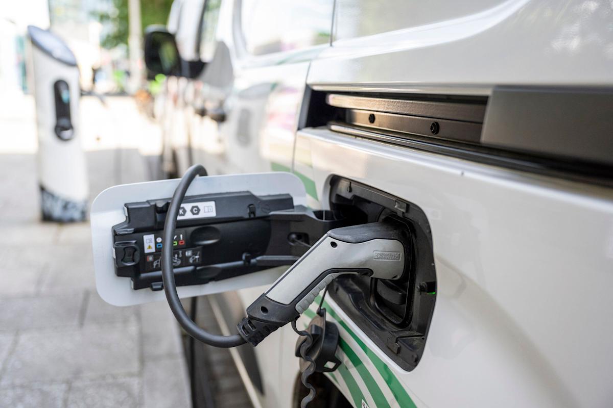 Over-reliance on China supply chains could put 90,000 UK jobs at risk