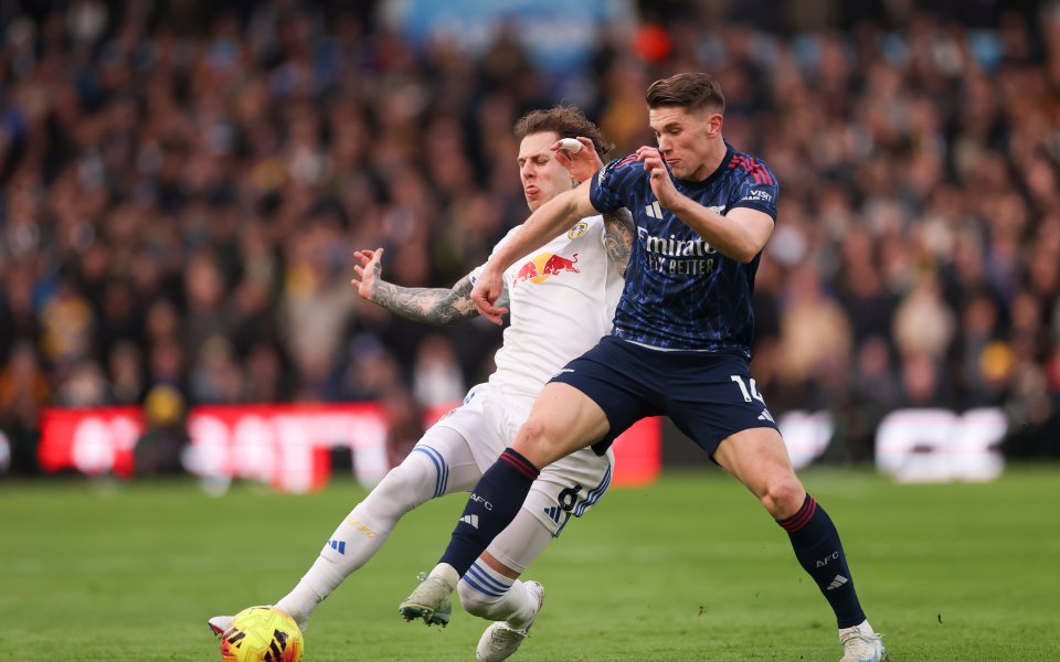 Арсенал сгъна Лийдс на 4 и направи още една крачка към мечтаната титла