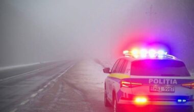 Traffic affected by dense fog, ice on Moldova's national roads