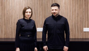 Moldovan president, in discussions with Ukrainian head of state, says Moldova stands with Ukraine, to continue to cooperate closely