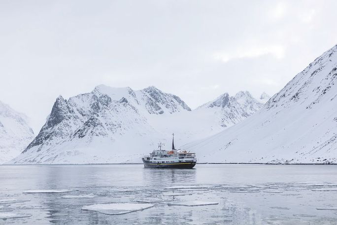 A mini cruise around the majestic Svalbard archipelago.