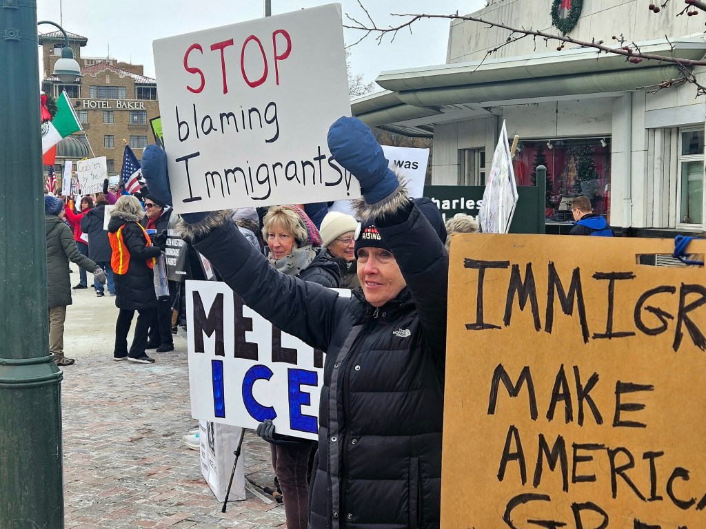 Rally in St. Charles stresses importance of immigrants