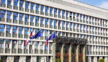 Slovenian leader of the Left defects to the Social Democrats