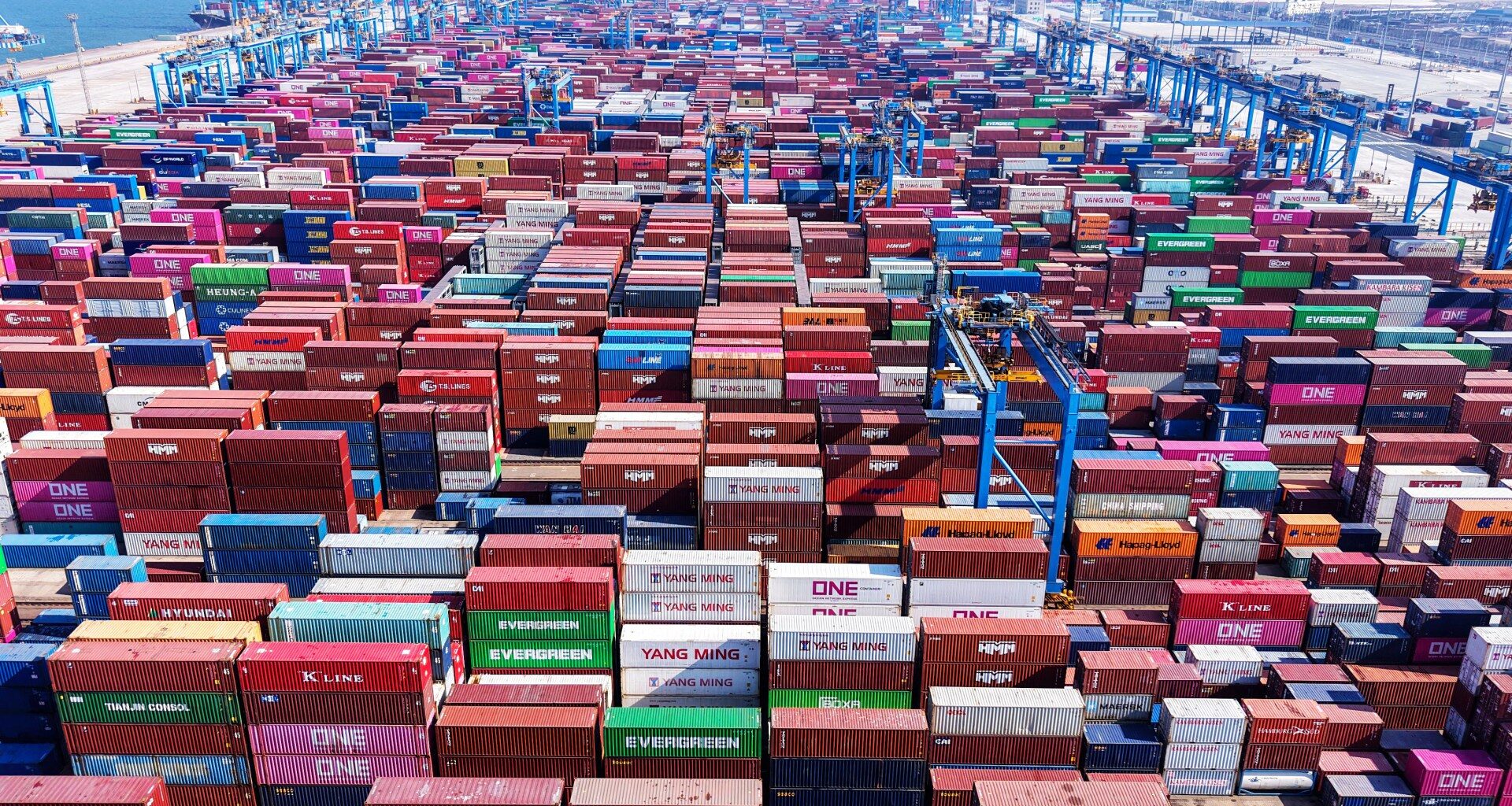 China’s trade surplus hits new heights in 2025 despite US tariff war | Business and Economy News