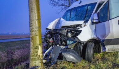 Gladheid leidt in noordoost-Nederland tot ongelukken, code oranje verlengd