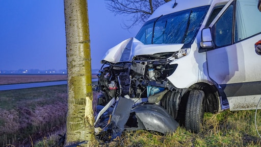 Gladheid leidt in noordoost-Nederland tot ongelukken, code oranje verlengd