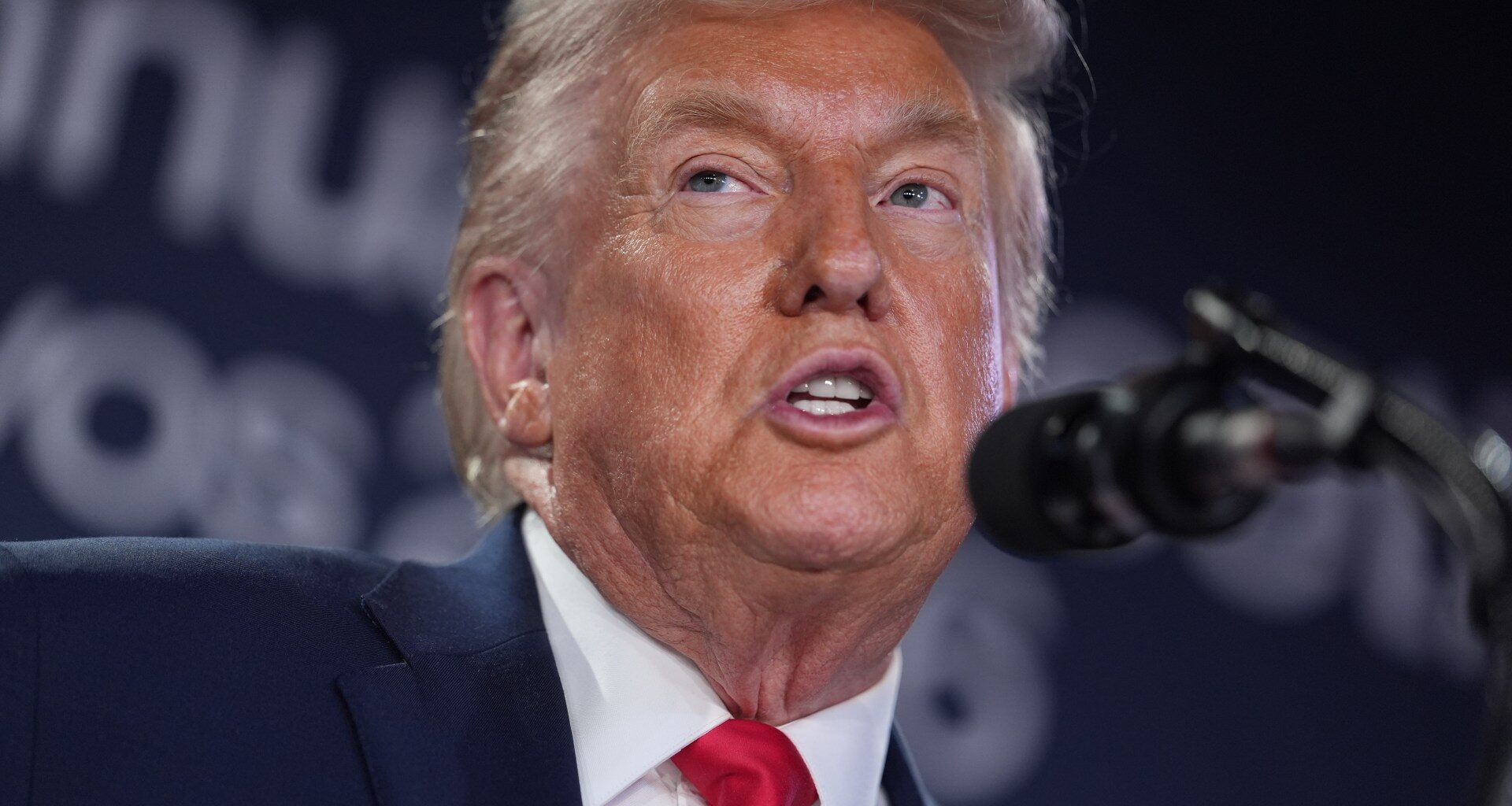 Trump lavishes praise on UK troops amid anger over his Afghanistan claims | Taliban News