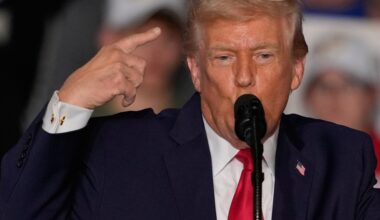 President talks up strength of US economy in advance of midterm elections | Donald Trump News