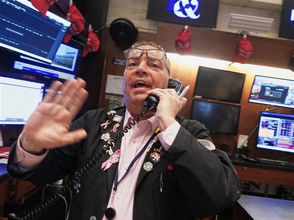 Wall Street edges higher in a wobbly start to 2026