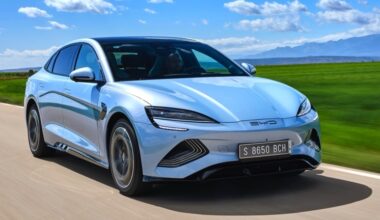 Ķīniešu “BYD” pērn apsteidzis “Tesla” un kļuvis par pasaulē lielāko elektroauto ražotāju