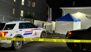 Large police presence seen on Canada Way in Burnaby Thursday