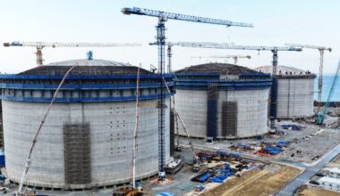 CNPC: roofs raised on Fujian LNG tanks