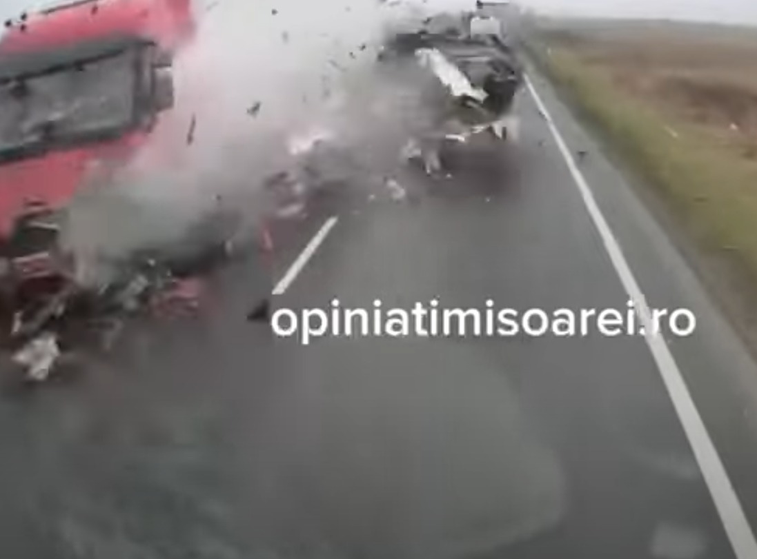 Deadly Winter Storm Disrupts Air Travel, Leaves Hundreds of Thousands Without Power