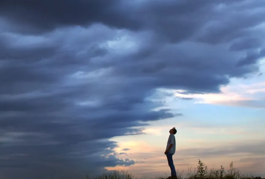 dark clouds image 1200x810