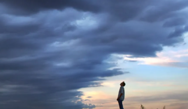 dark clouds image 1200x810