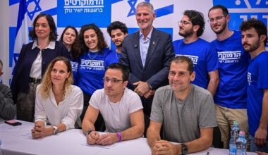 Anti-government protest leaders, brother of murdered hostage join Democrats party