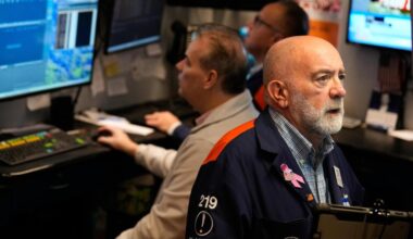 Wall Street's hot start to the year cools as stocks drift