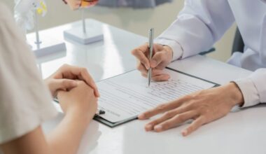 Timiș: Băiatul de 13 ani, acuzat de implicare în uciderea lui Mario Berinde, a fost mutat într-o locație secretă. Acesta a părăsit clinica de neuropsihiatrie alături de mama sa : Europa FM