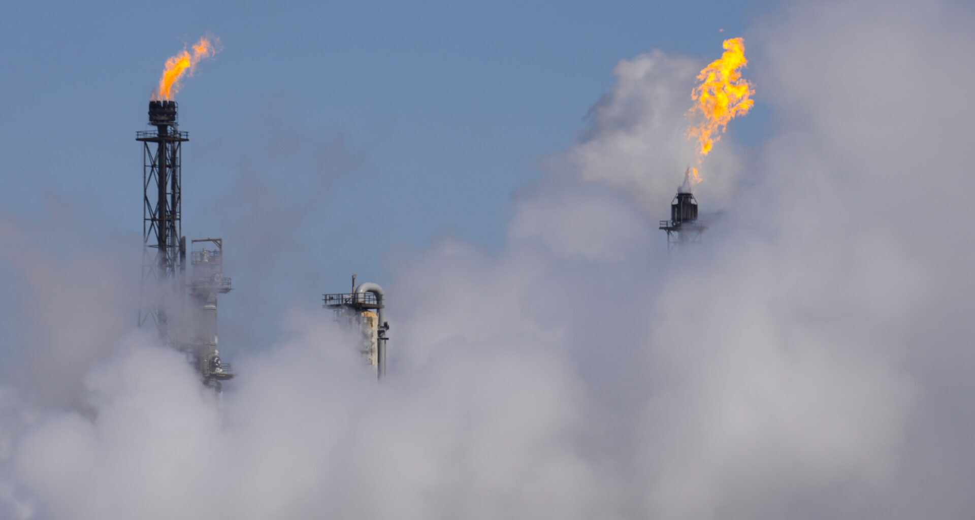 In Deer Park, Texas, flaring at plants near the Houston Ship Channel in below freezing temperatures on Monday, Jan. 26. Credit: Brett Coomer/Houston Chronicle via Getty Images
