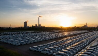 EXCLUSIVE: EU mulls tariffs on Chinese hybrid cars