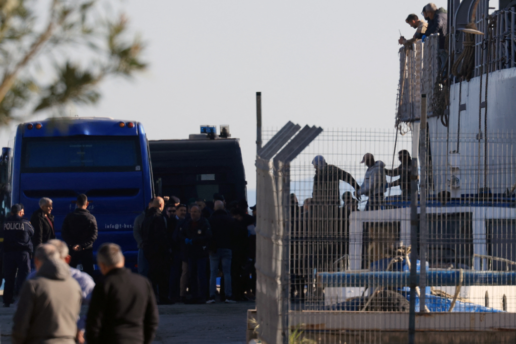 EU: New rules on asylum and ‘safe countries’ undermine the foundation of refugee protection