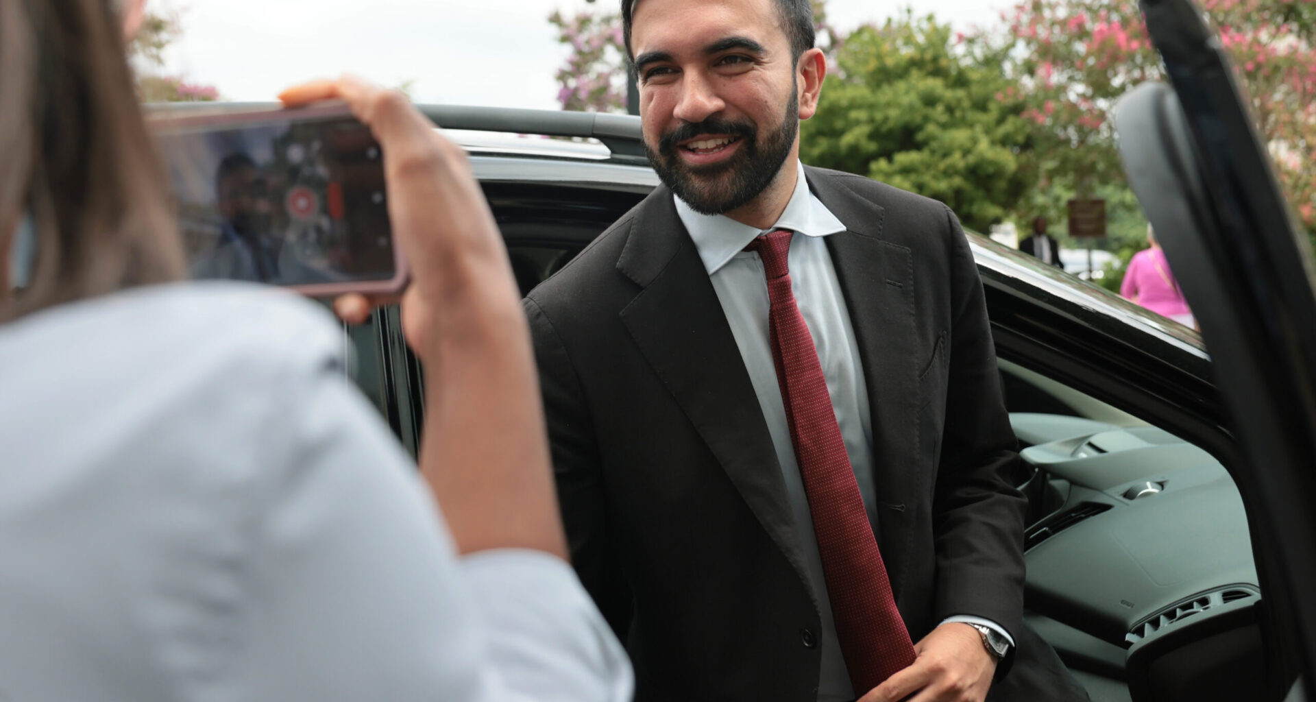 Mamdani silent as anti-Israel group plans protest at synagogue